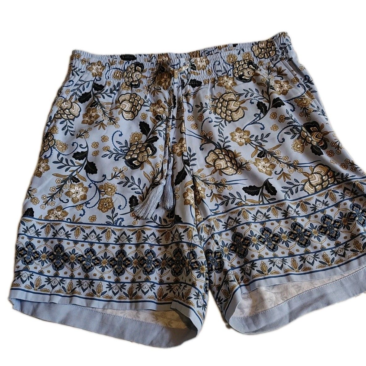 J. Jill Floral Print Pull-On Shorts Light Blue/Tan Tassel Drawstring Xs